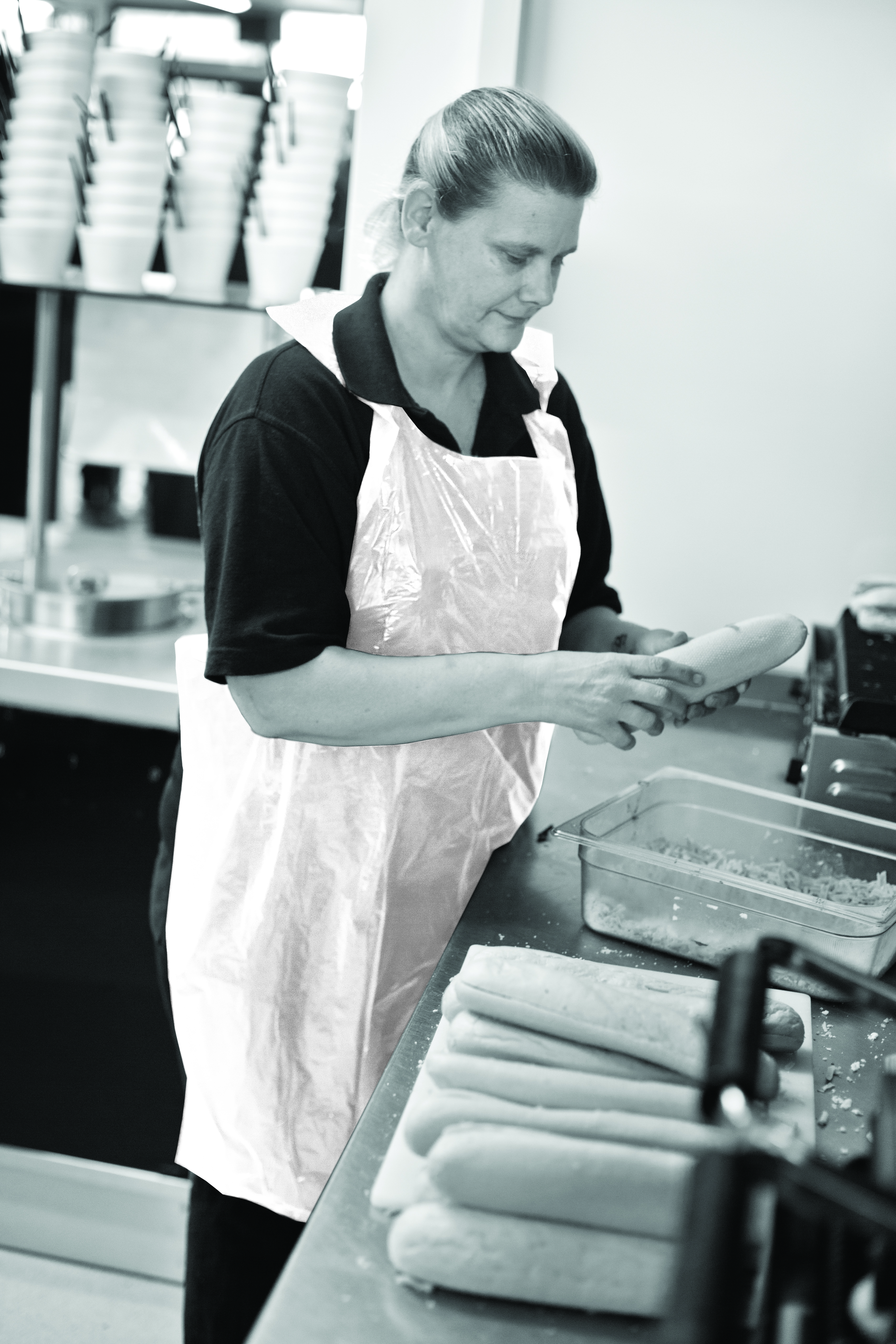 White Heavy Duty Disposable Aprons PK 500